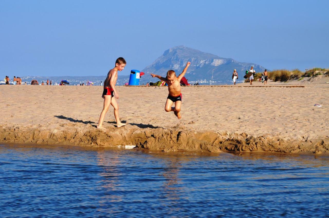 Family Beach Villa Rubens Oliva Exteriör bild